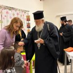 O mitropolitis kerkyras konta sta pedia (10)