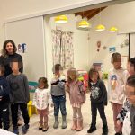 O mitropolitis kerkyras konta sta pedia (3)