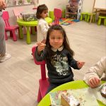 O mitropolitis kerkyras konta sta pedia (6)