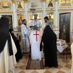 monachiki koura stin kerkyra (1)