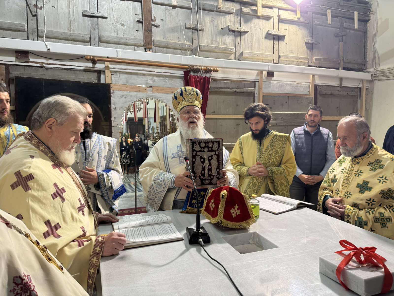 Η Κυριακή των Μυροφόρων και καθαγιασμός Ιερού Θυσιαστηρίου στην Κέρκυρα (1)