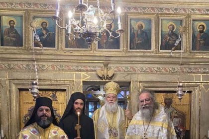 ΚΟΥΡΑ ΜΟΝΑΧΟΥ ΣΤΗΝ ΜΗΤΡΟΠΟΛΗ ΚΕΡΚΥΡΑΣ (14)
