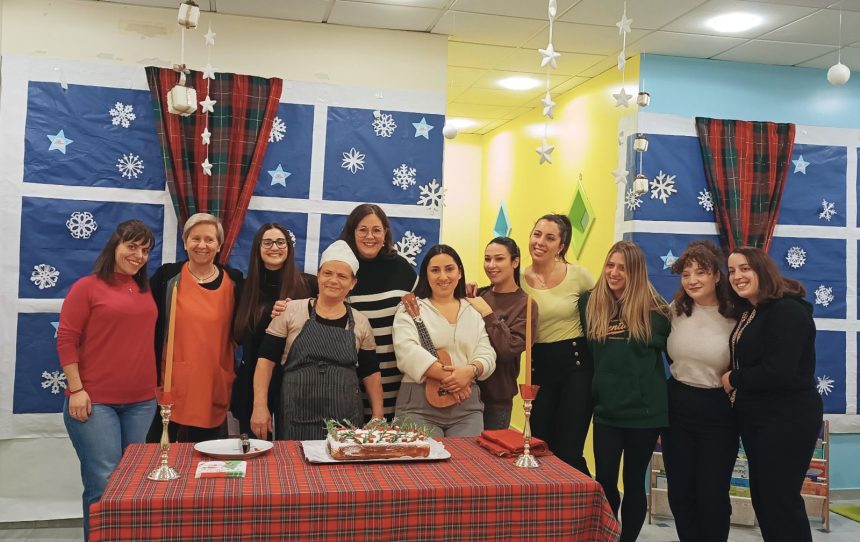 O mitropolitis kerkyras konta sta pedia (8)