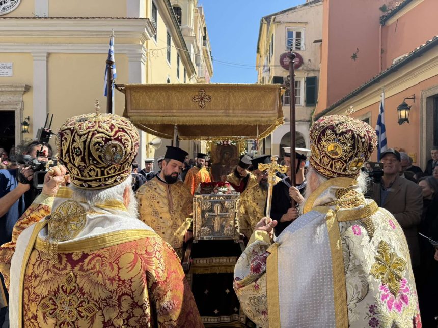 DIAMARTYRIA TOY MITROPOLITI KERKYRAS GIA ANTIXRISTIANIKI EKTHESI STIN ETHNIKI PINAKOTHIKI (7)