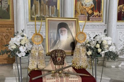 p mitropolitis kerkyras sta tirana (2)