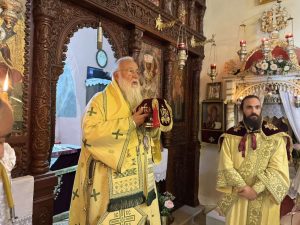 o mitropolitis kerkyras stin enoria koimiseos theotokou lofou kogievina (12)