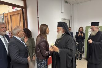 o mitropolitis kerkyras synantise tin ypourgo paideias (1)