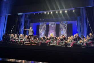 synavlia stin kerkyra gia to protokyriako5