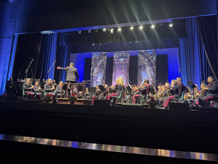 synavlia stin kerkyra gia to protokyriako5