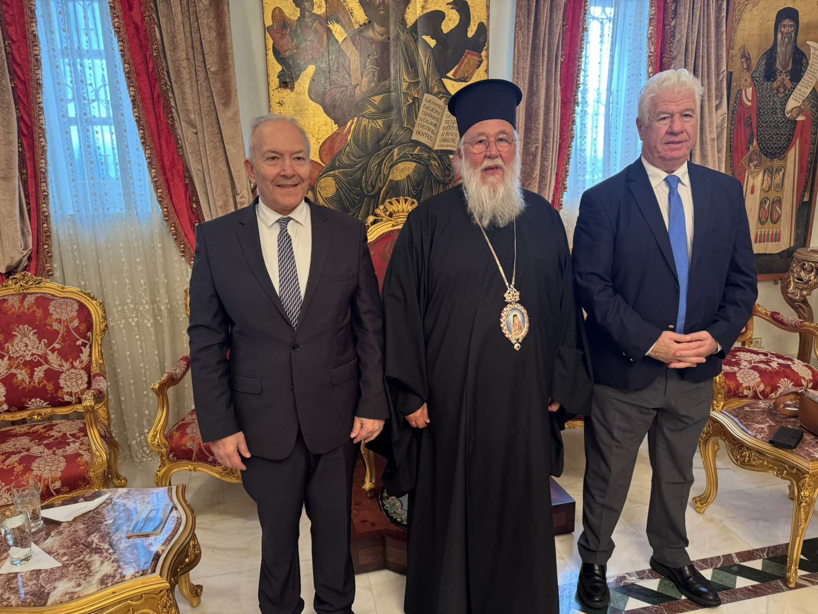 ta chronia polla ston mitropoliti kerkyras1