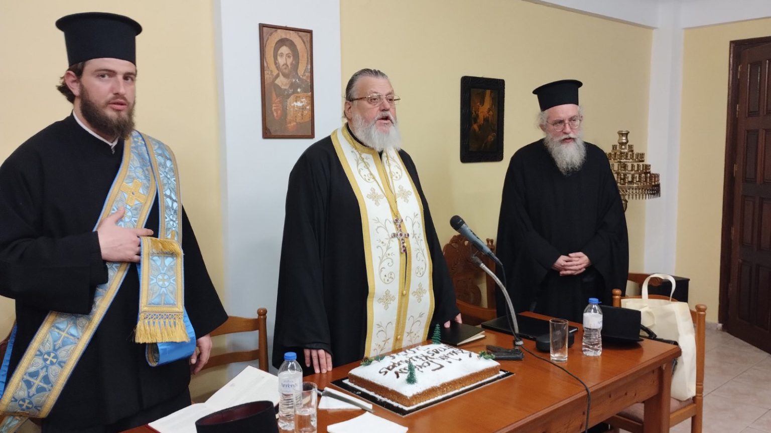 scholi goneon sti lefkimmi notias kerkyras (2)